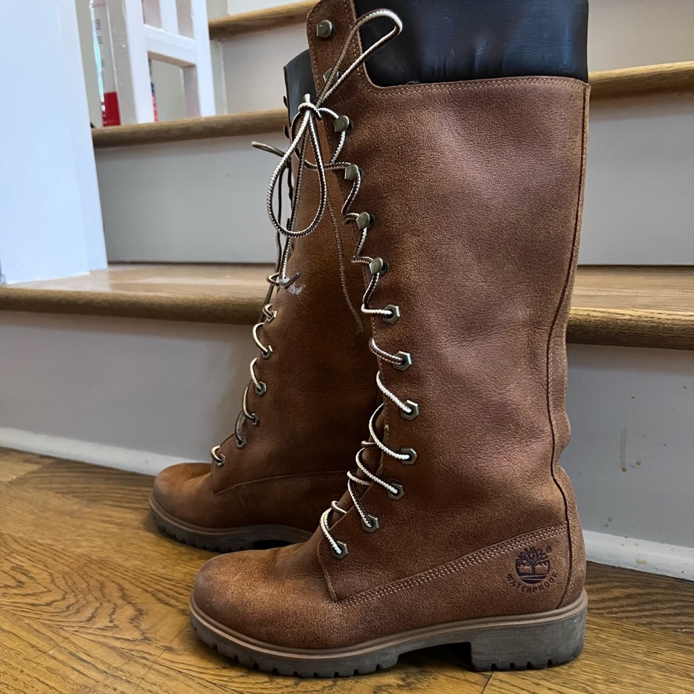 Timberland Women’s Earthkeeper 14-inch waterproof leather boots, Size 6.